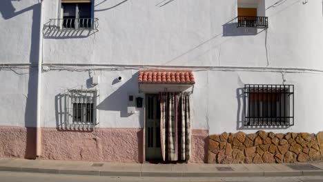 puerta principal de la casa de guadix, un lugar especial con años de historia