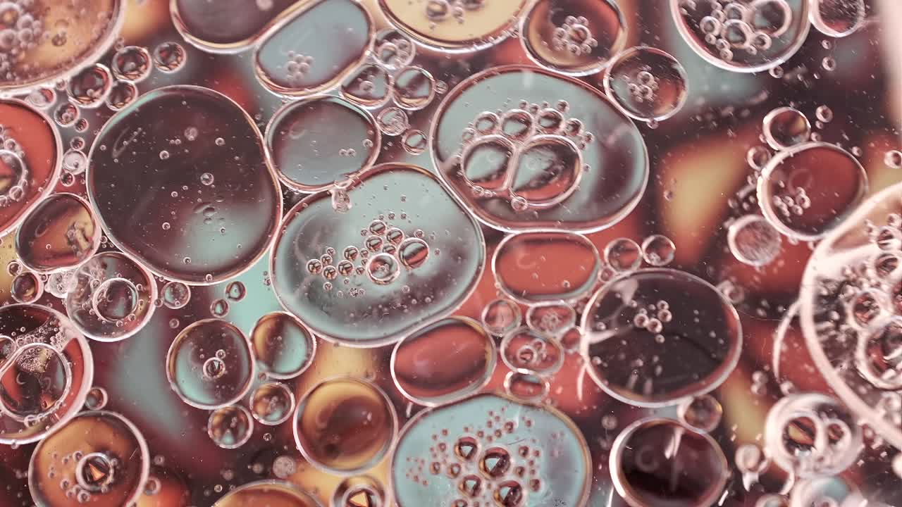 액체에 매크로 오일 방울