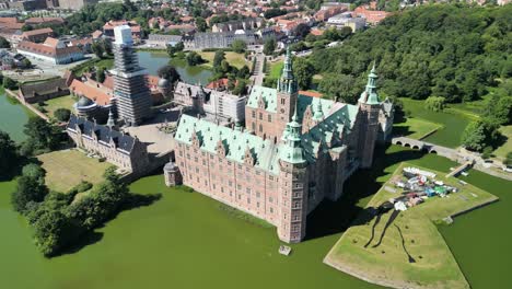 rosenborg castle - drone pan