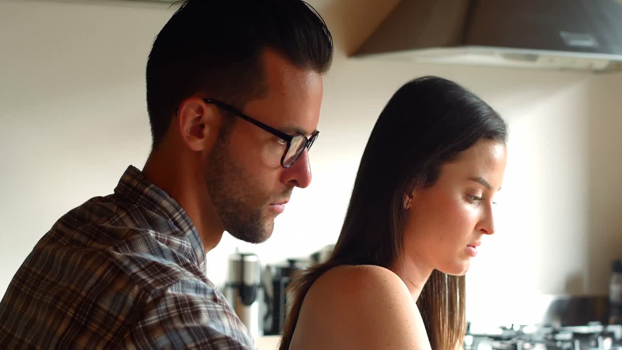 interactuando con la otra pareja