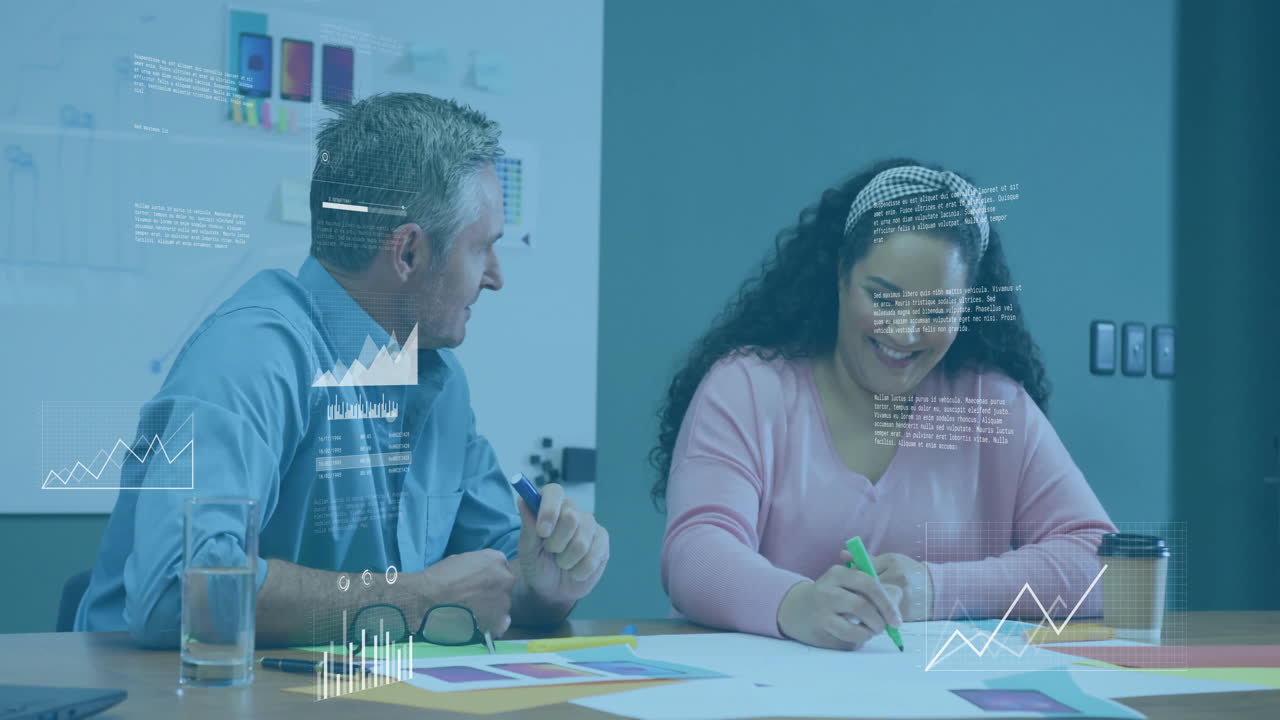 análisis de datos gráficos y gráficos animación sobre colegas que colaboran en la oficina