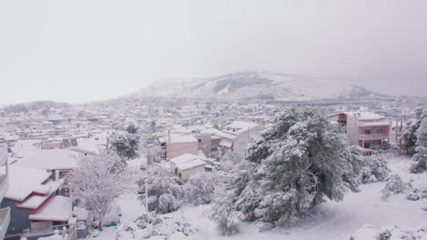 Seltene-Medea-Schneebedeckter-Berg-Lycabettus-Winterweiß-Athen-Urban-Vorort-Skyline