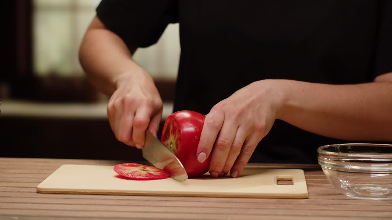 Slicing Tomato