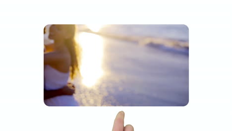 Lovers-in-vacation-on-the-beach