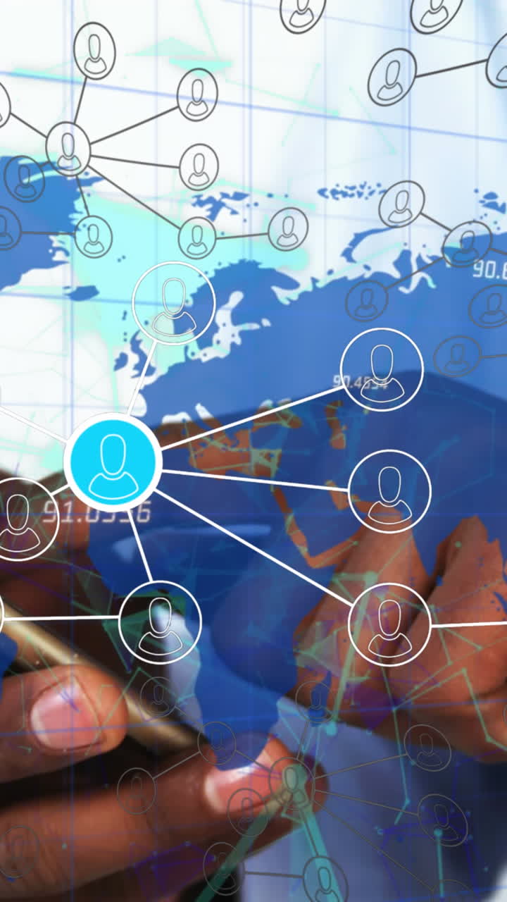 animación de la red de conexiones con las personas iconos sobre empresario biracial usando teléfono inteligente