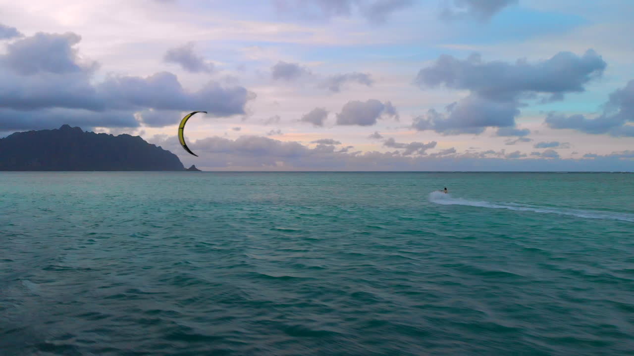 antena de kite boarder en kaneohe bay