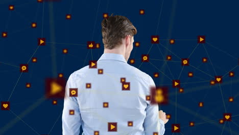 animación de redes de conexión con iconos sobre empresario caucásico