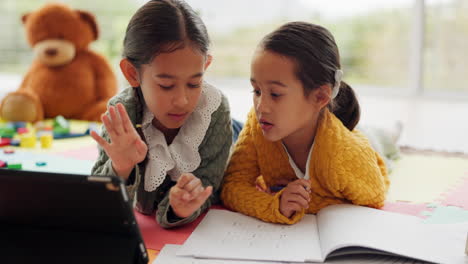 tabletas, aprendizaje en línea y niños haciendo matemáticas