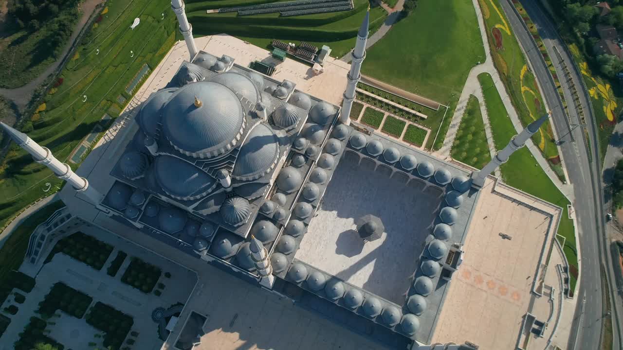 Buyuk Camlica Camii Ramadan, aerial view COVID curfew, jk01