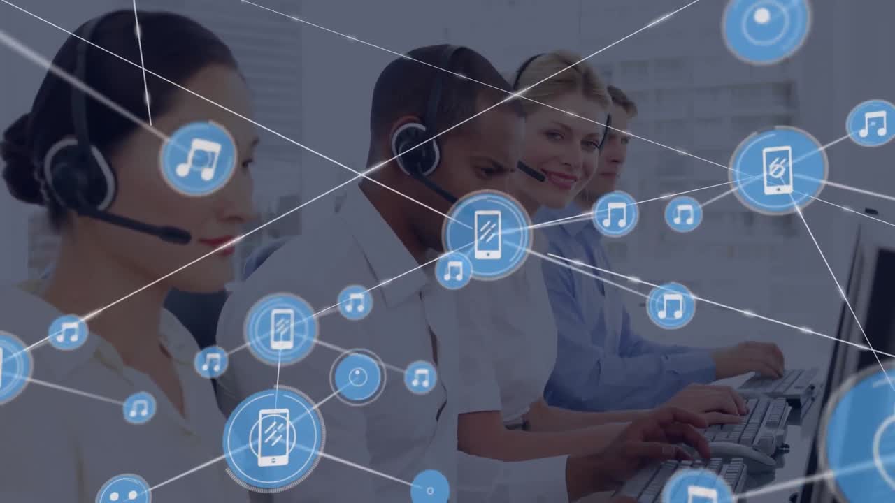 Animación de red de conexiones con iconos sobre empresarios usando auriculares telefónicos