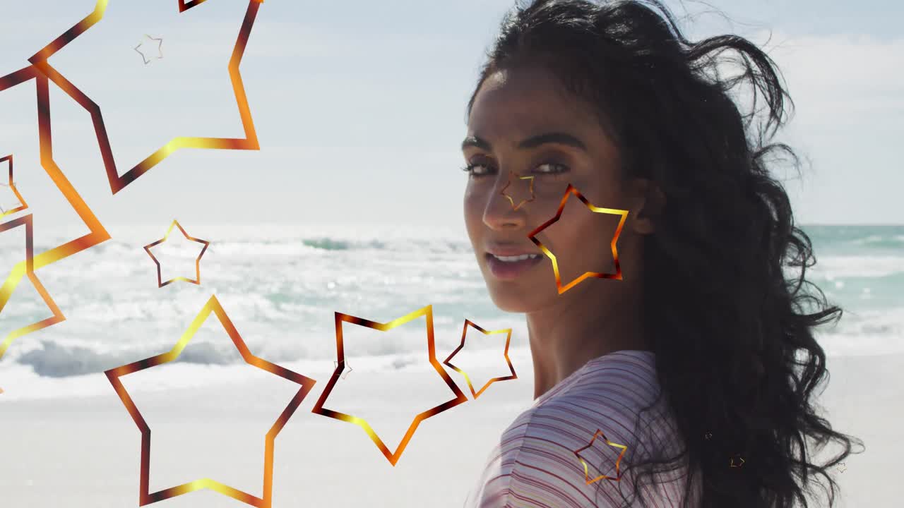 animación de estrellas sobre mujer biracial en la playa.
