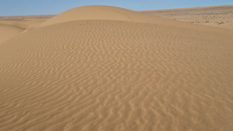 Dunas-De-Arena-En-El-Desierto-Marroquí