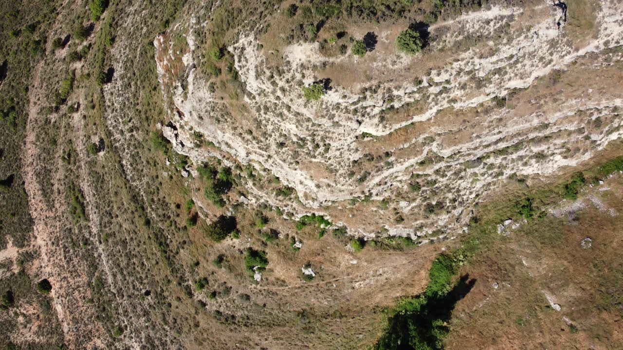 vista aérea de un paisaje montañoso
