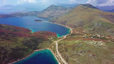 En-Lo-Alto-De-Porto-Palermo-Con-Vistas-A-La-Impresionante-Costa-De-La-Riviera-Albanesa-En-Europa-Del-Este