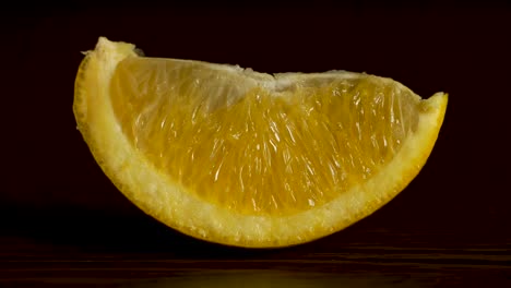 primer plano de una rebanada de naranja