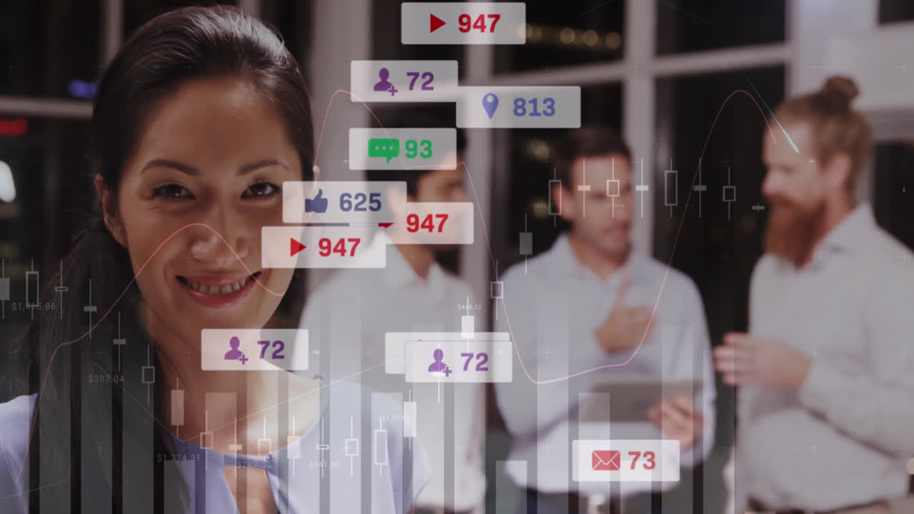 Animación de barras de notificación y gráficos sobre mujer asiática usando tableta digital en la oficina