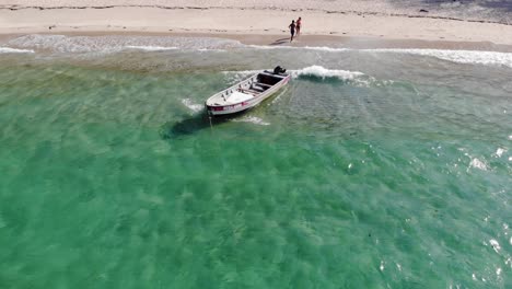 Panama-in-February-drone-shoots-chilling-in-a-boat-in-an-empty-island-of-Contadora-Island