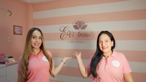disfrutar de una experiencia de spa relajante caminando