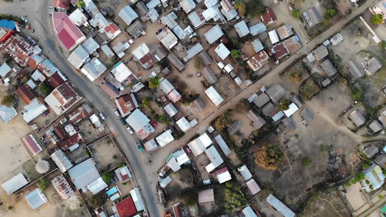 Slumsy na Madagaskarze. Dron krążący nad.