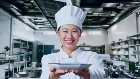 접시 를 들고 있는 요리사
