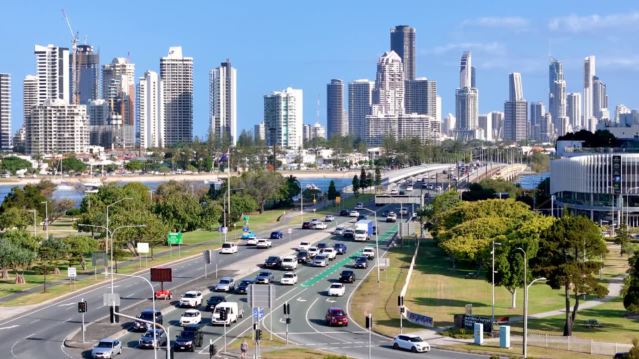 Cars driving on the Gold Coast Highway in Southport