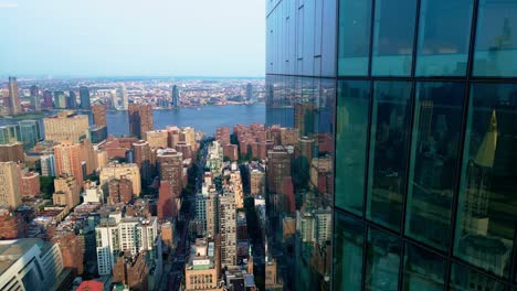 estructura moderna de gran altura, apartamentos de lujo, vistas impresionantes de la ciudad de nueva york