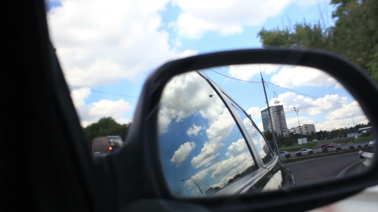 차를 운전하는 것