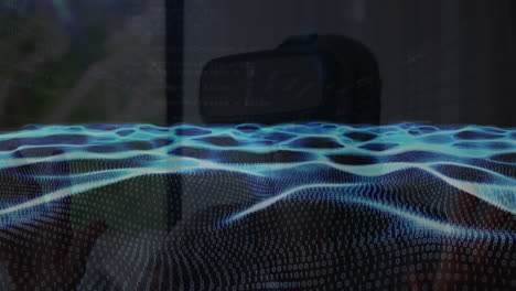 animación de ondas de codificación binaria sobre la persona que lleva el auricular vr