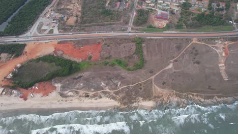 aéreo de la tierra al mar