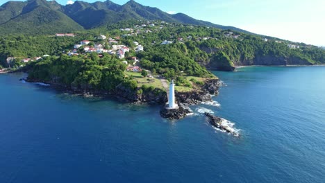 El-Faro-De-Vieux-Fort-En-Guadalupe,-Francia