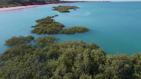 Versteckt-Auf-Dem-Weg-Zum-Hafen-Von-Broome-Liegt-Simpsons-Beach-In-Der-Roebuck-Bay