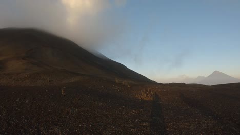 Amanecer-En-El-Volcán-Pacaya-En-Guatemala