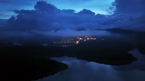 Immerse-yourself-in-the-enchanting-beauty-of-Tuyen-Lam-Lake-as-darkness-descends