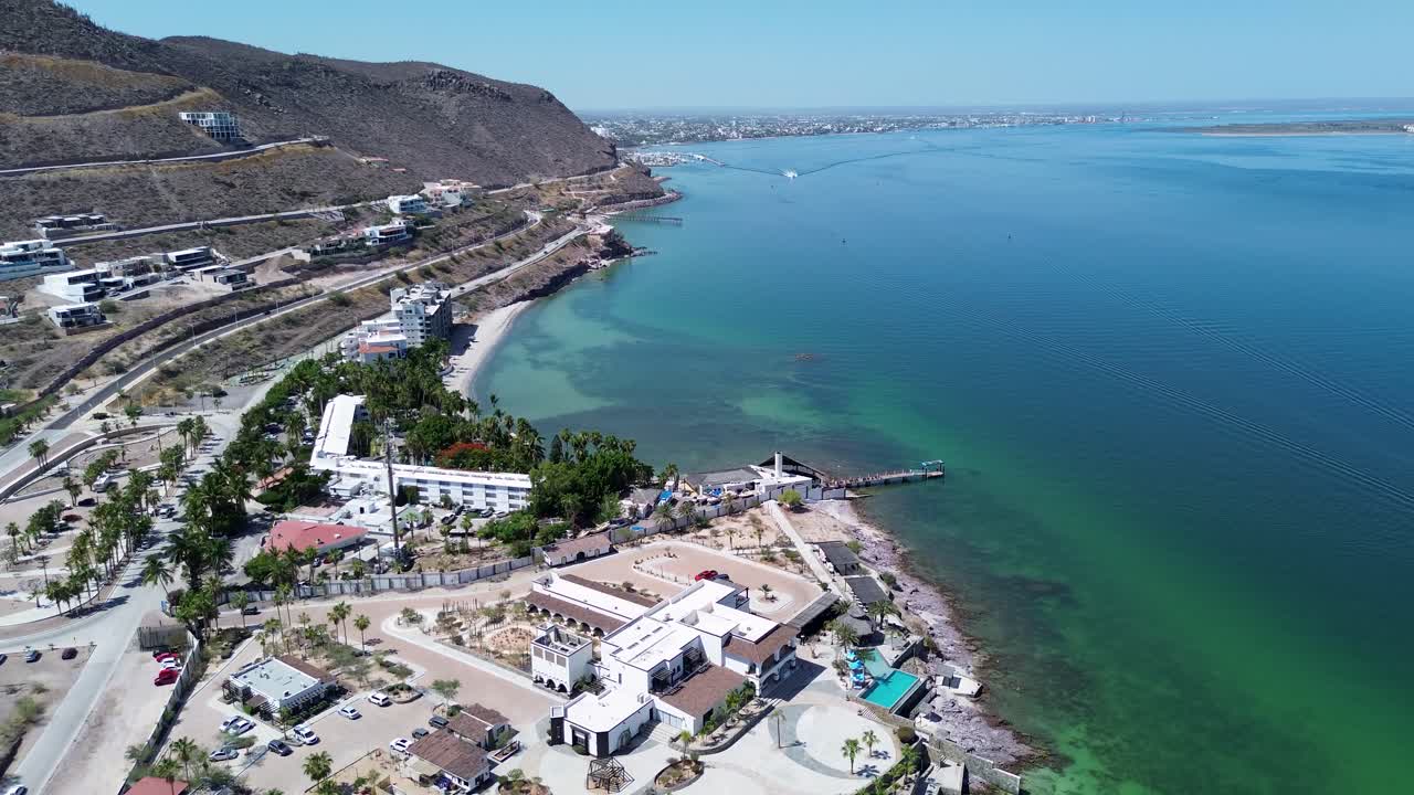 Vista aerea dell'oceano e del deserto vicino a La Paz, BCS.