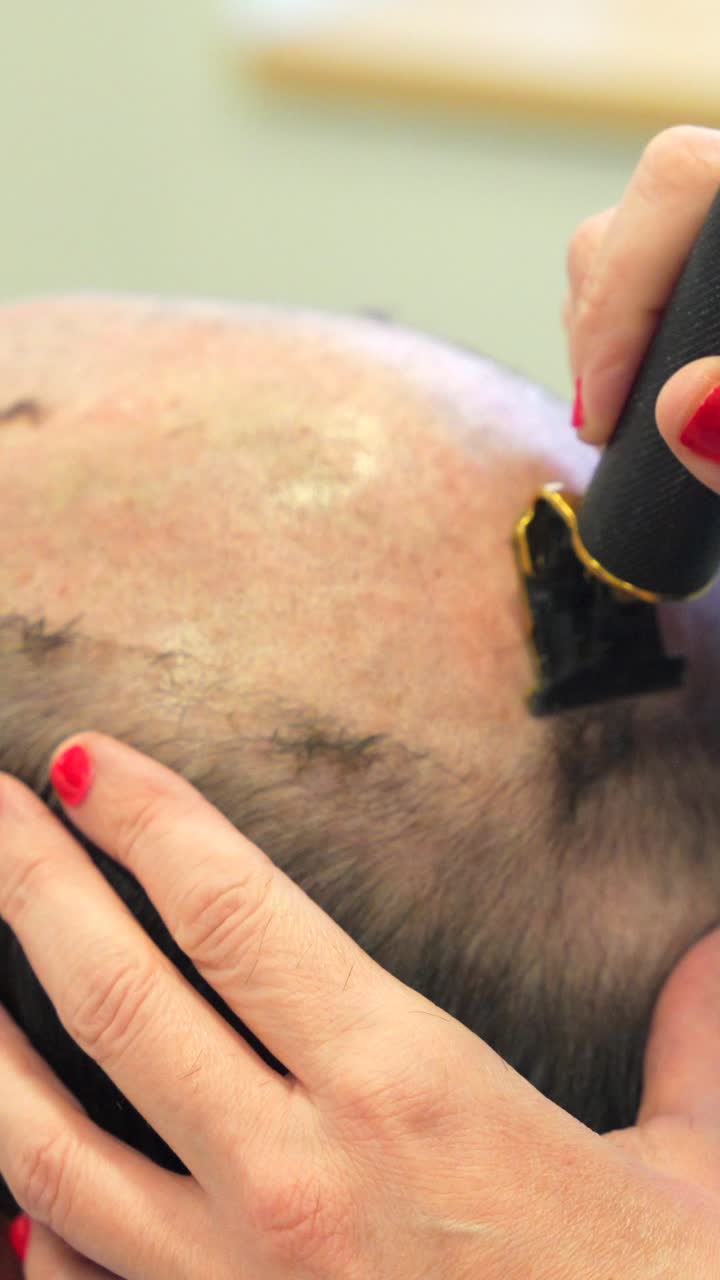 primer plano de un corte de pelo