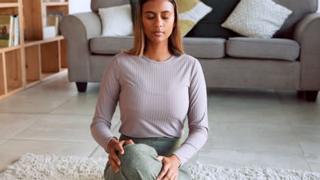 Stretching,-Meditation-Und-Frau-Mit-Einem-Video