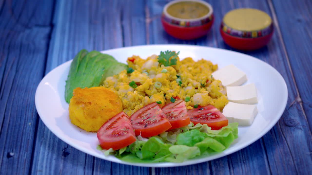 mote pillo y ensalada