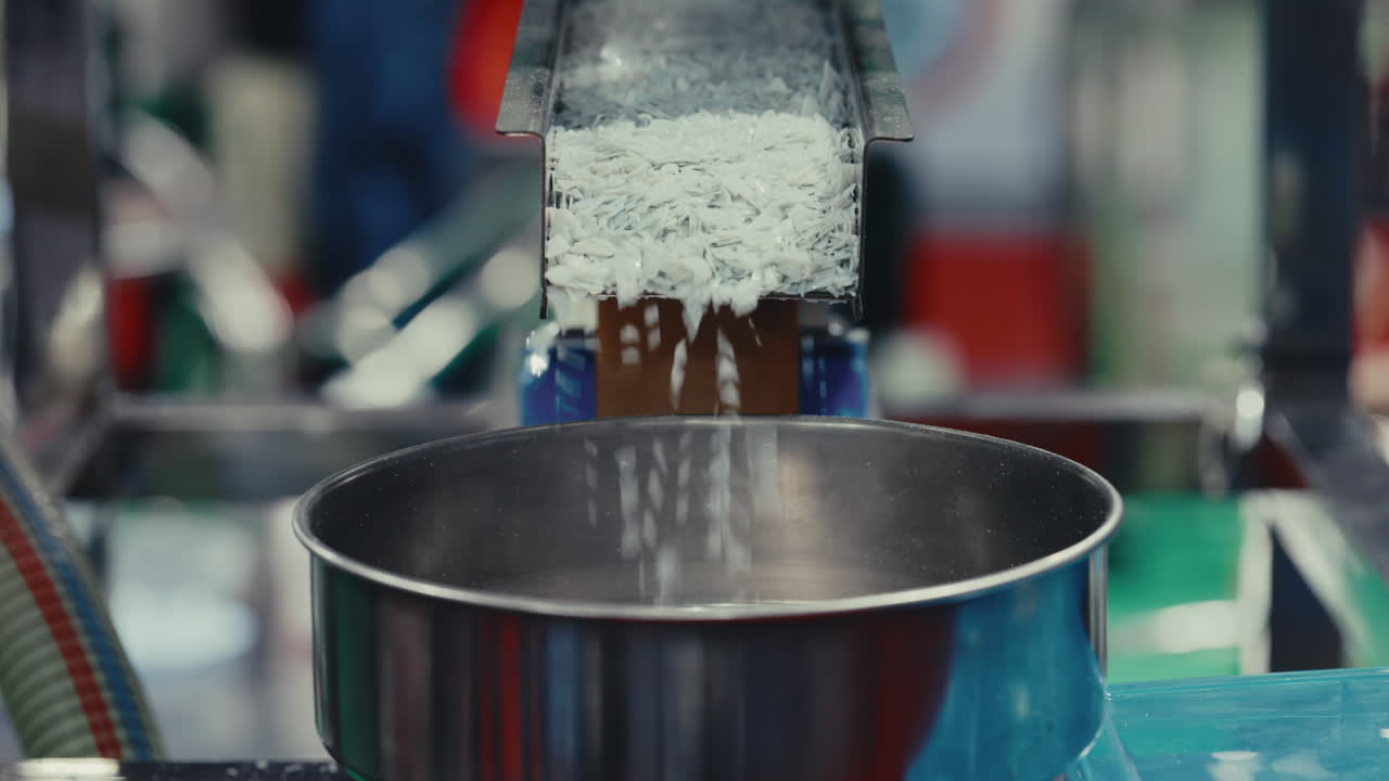 Processo di produzione con macchinari automatizzati