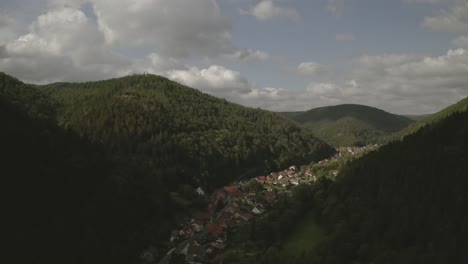 Antena-De-Drones-Del-Parque-Nacional-De-Harz-En-Baja-Sajonia,-Alemania,-Europa