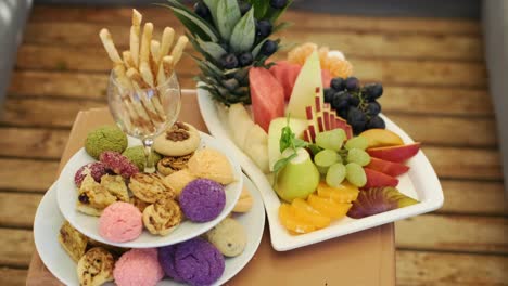 Prepared-of-fruit-platter-with-various-types-fruits,melon,grape,peach-watermelon