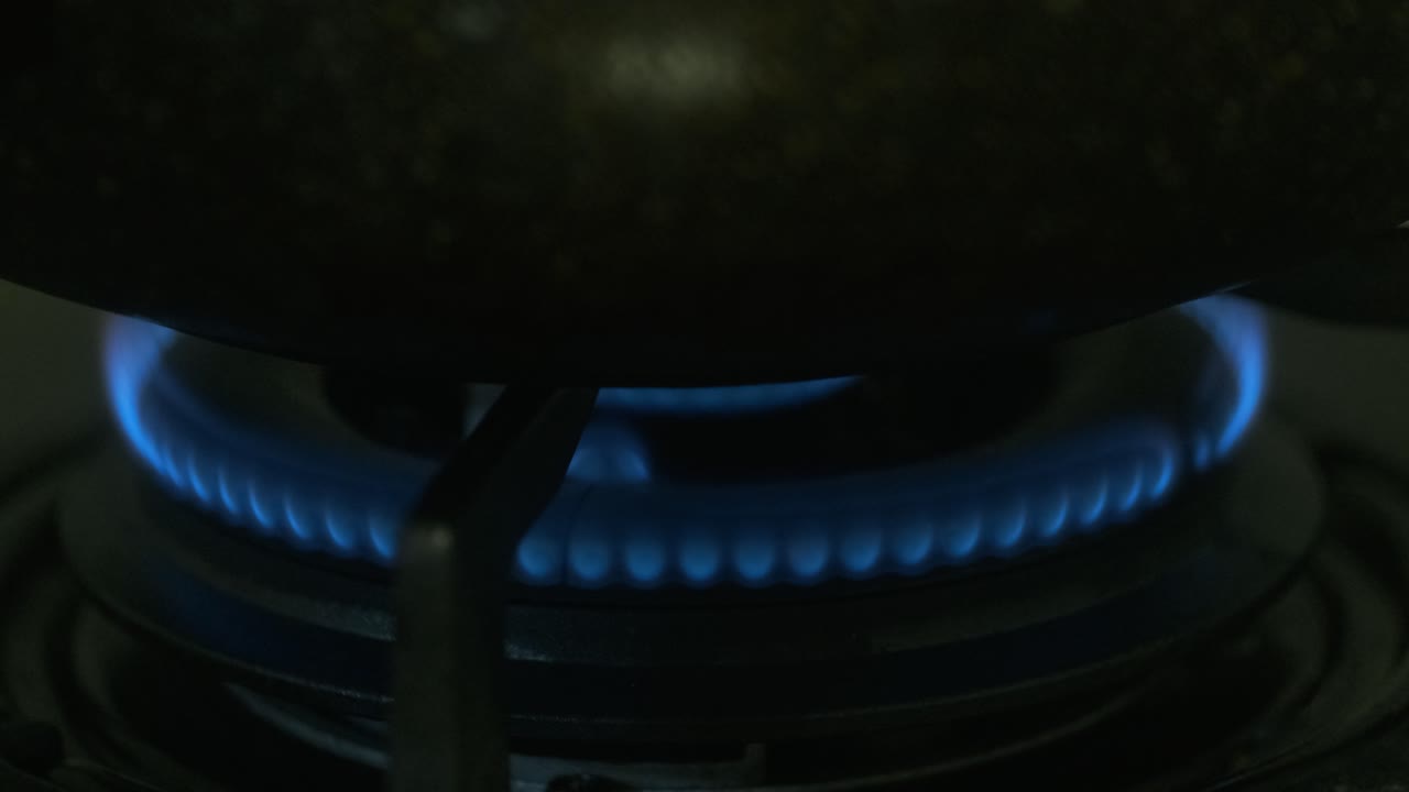 макро выстрел голубого огня в газовом горельщике