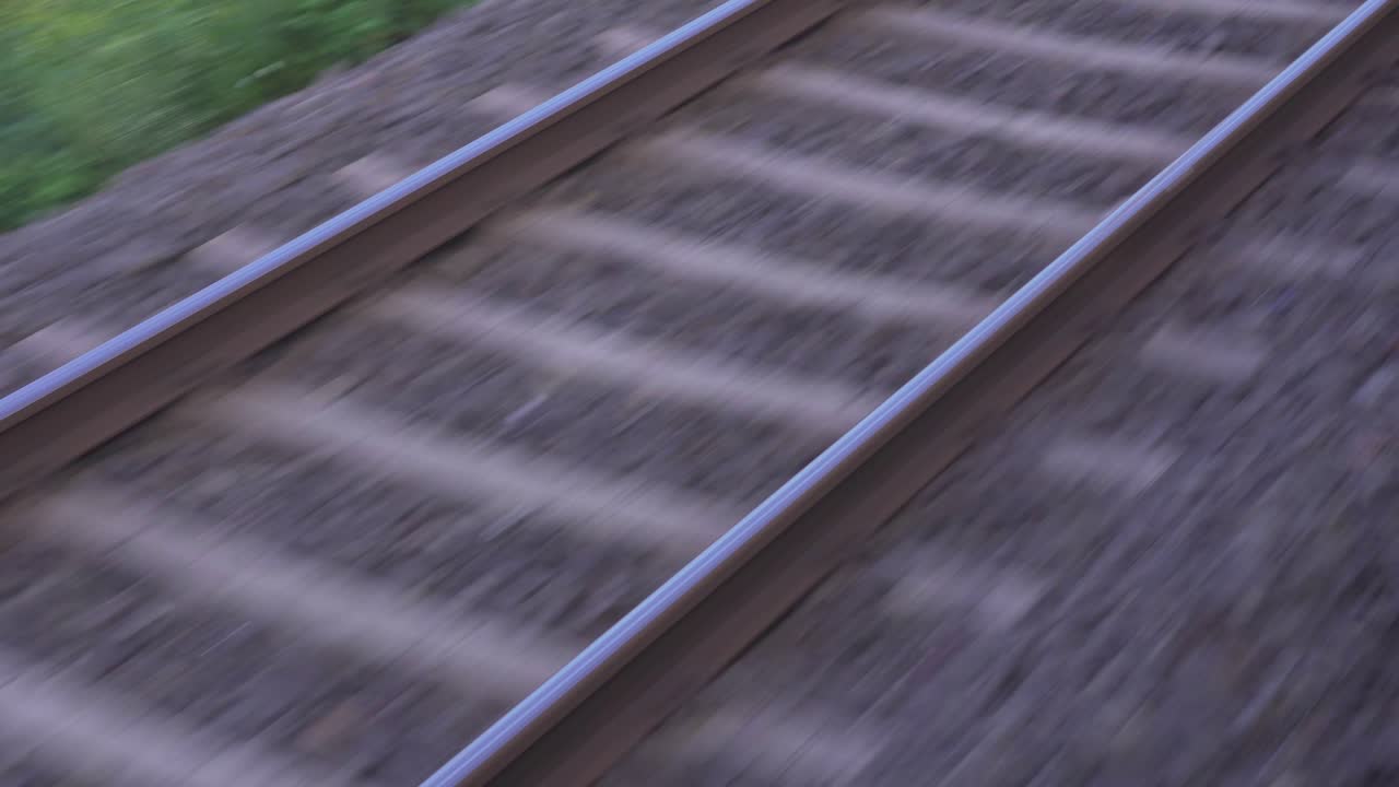 빠르게 움직이는 열차  ⁇ 에 있는 노선