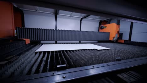 máquina de corte por láser cnc industrial moderna