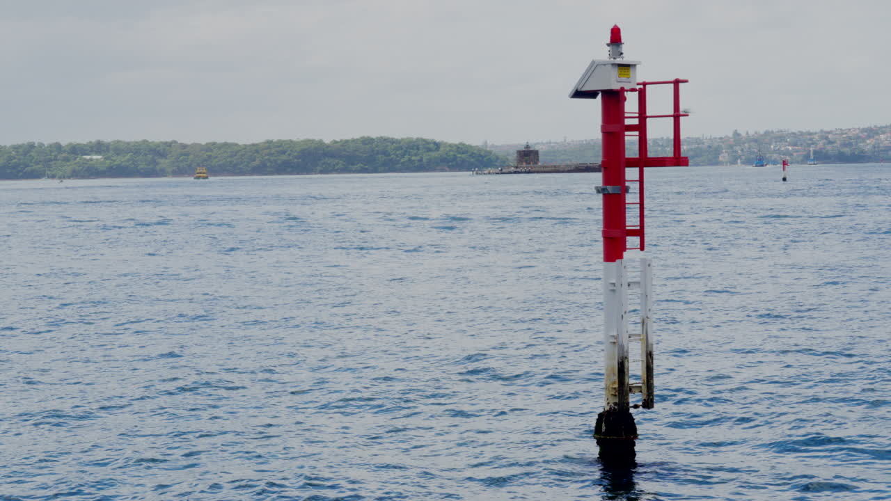 오스트레일리아 의 시드니 항구 에 있는 해양 항구 표지판