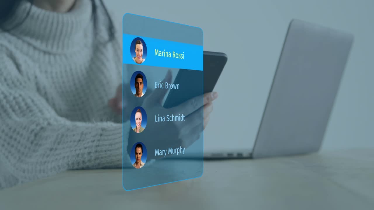 animación de perfiles de personas en las redes sociales sobre mujeres caucásicas usando portátiles y teléfonos inteligentes.