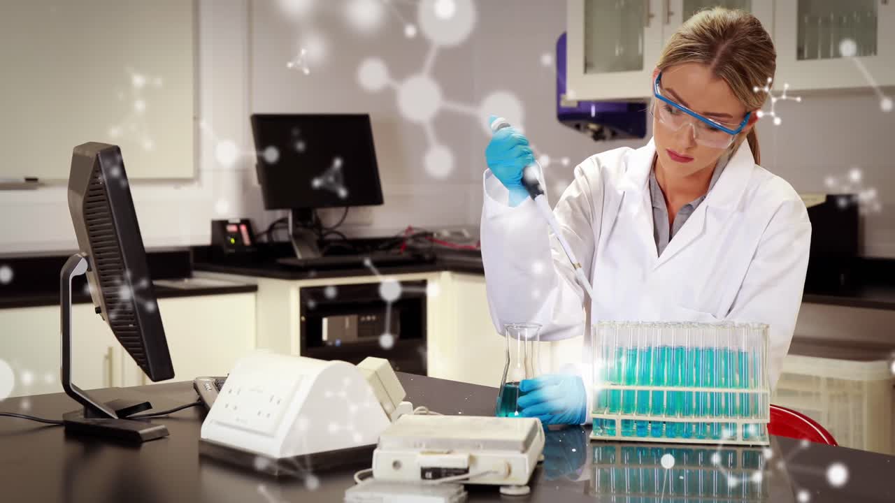 animación de moléculas moviéndose sobre una científica caucásica en el laboratorio.