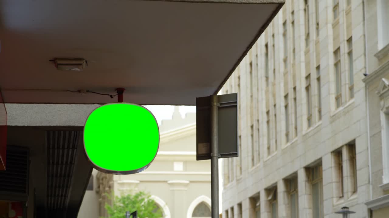 led hoarding bajo el techo del edificio 4k