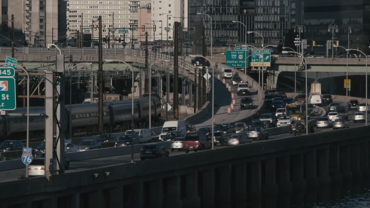 Schuylkill Expressway seen from South Street Bridge, rush hour, 30th street