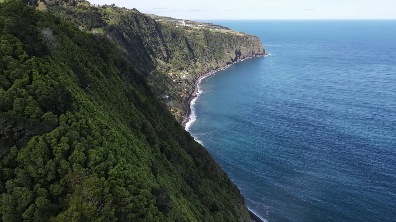 Scorci della costa di São Miguel nelle Azzorre