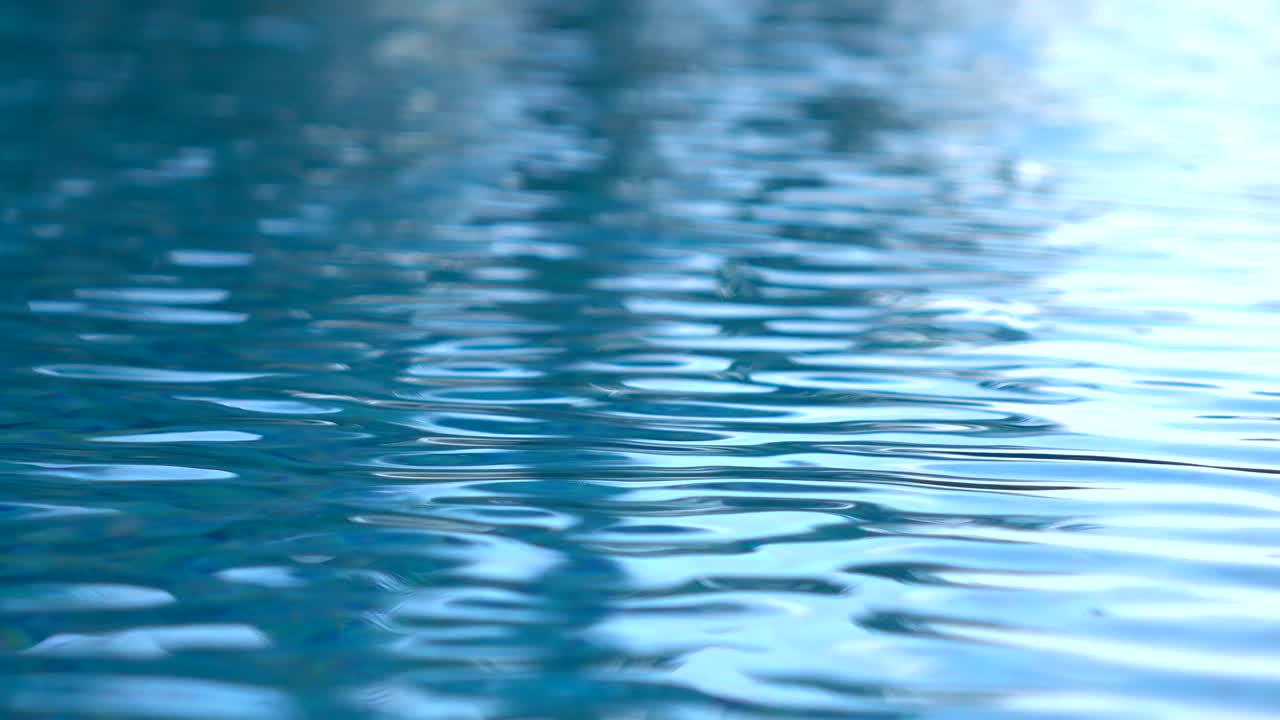 4k에서 물 표면의 루프 가능한 비디오